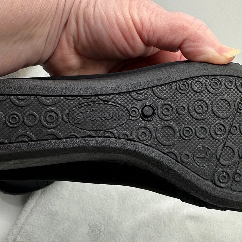 Forever Comfort Women’s Black Slip-on 1.5” Wedge Heeled Shoes Size 7 - Picture 8 of 8